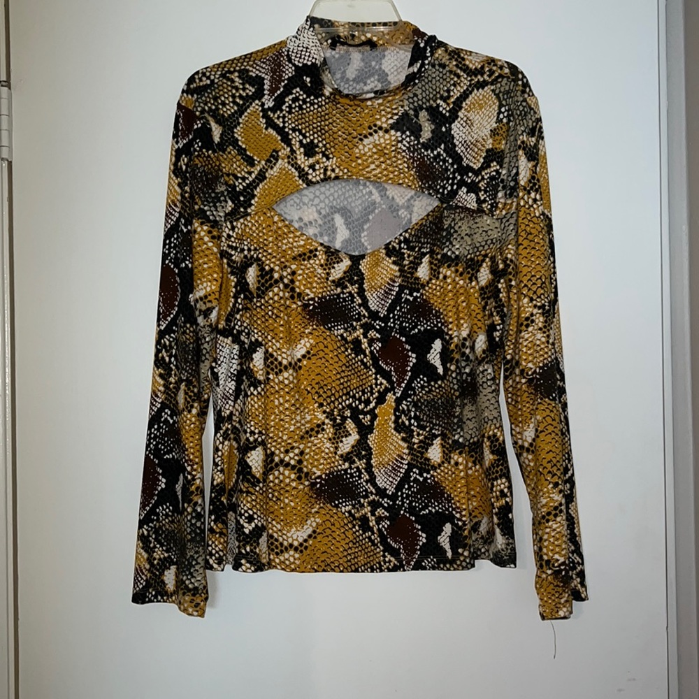 PLUS SIZE Open Front Snakeskin Long sleeve shirt